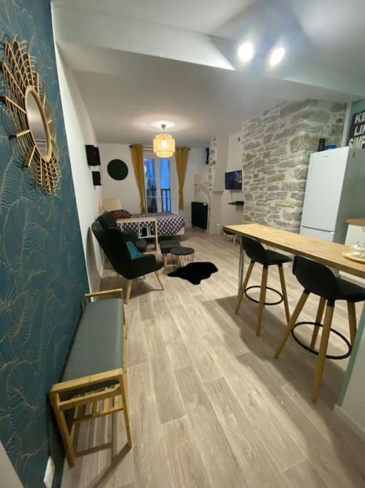Charmant Studio Idealement Place Et Paisible ! Oloron-Sainte-Marie Esterno foto